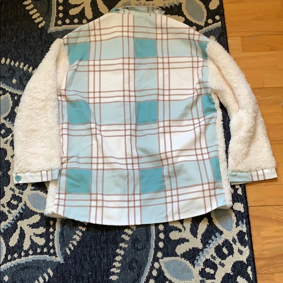 Fuzzy flannel - Picture 2 of 2